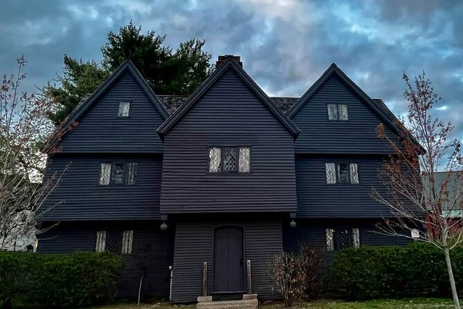 1692 Salem Day Tour - Meeting on Essex Street and getting started