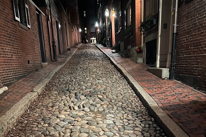 2-Hour Beacon Hill True Crime Expert Guided Tour - Back streets, alleys, and a different side of Beacon Hill