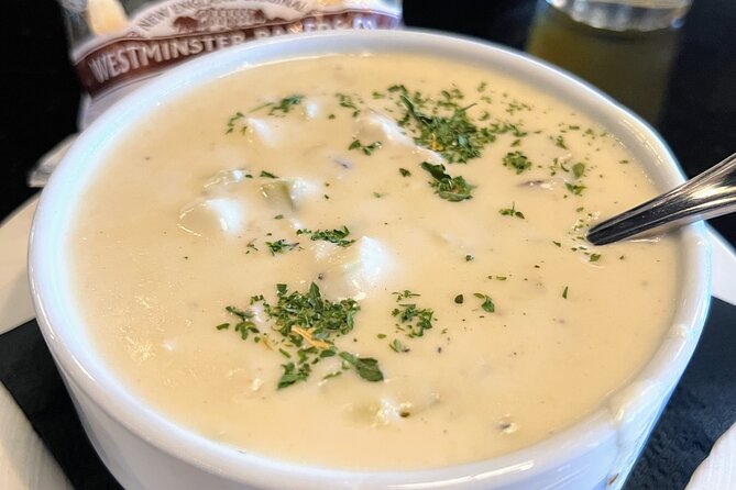 A Taste of the Freedom Trail: Boston's Iconic Food & History Tour - Bell in Hand adds seafood, tavern history, and a drink option