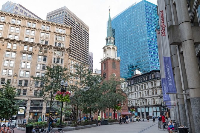 Astounding Scavenger Hunt: Boston The Story of America - Boston Athenaeum and King’s Chapel