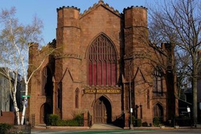 Best Hocus Pocus Movies & More Tour - Old Burying Point Cemetery and the limits of a walking tour