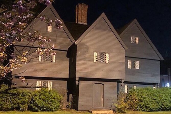 Best Hocus Pocus Movies & More Tour - Ropes Mansion, Allison’s house