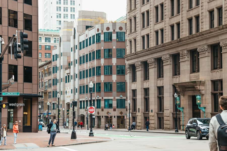 Boston: 2-Hour Historic Walking Tour - The State Houses, King’s Chapel, and Granary Burial Ground