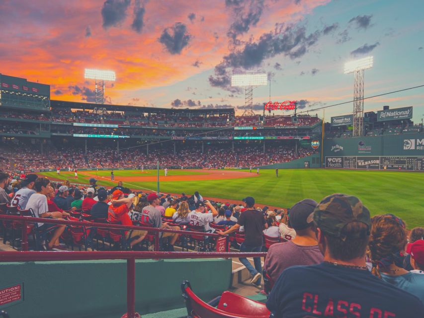 Boston: Boston Red Sox Baseball Game Ticket at Fenway Park - From mobile ticket to Fenway entrance