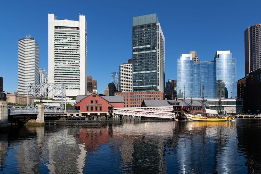 Boston: Boston Tea Party Ships and Museum Interactive Tour - Who will enjoy it most