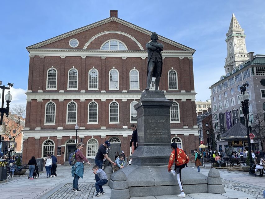Boston: City History and Highlights Audio App Walking Tour - The Old State House and the Boston Massacre