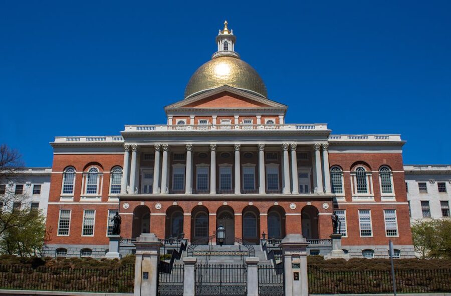 Boston: City History and Highlights Audio App Walking Tour - The molasses flood and Boston Common