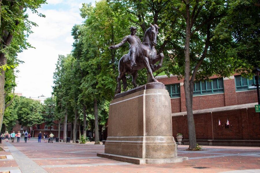 Boston: City History and Highlights Audio App Walking Tour - Starting among graves on Copp’s Hill