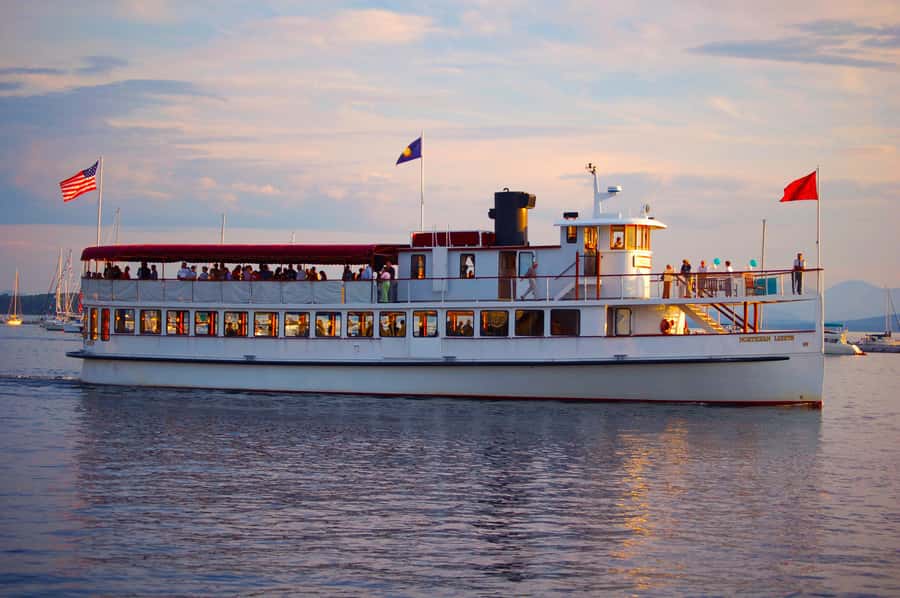 Boston: City Lights Sightseeing Cruise on Classic Boat - The North End and Old North Church arrive first