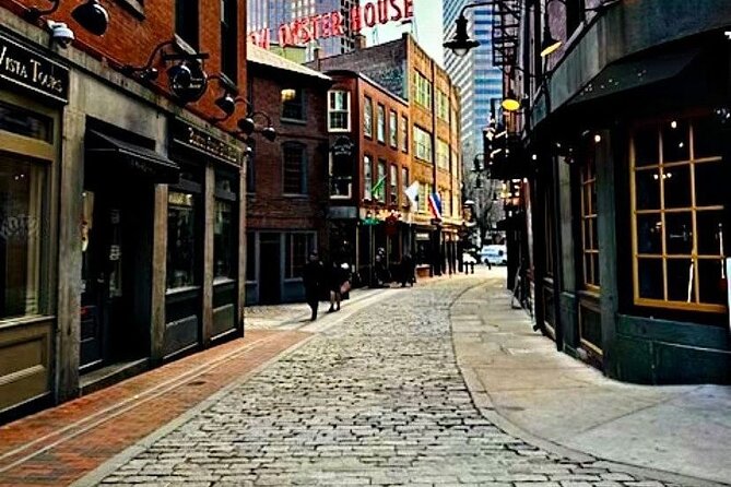 Boston Freedom Trail Walking Tour with Costumed Guide - Boston Latin School and the old publishing district