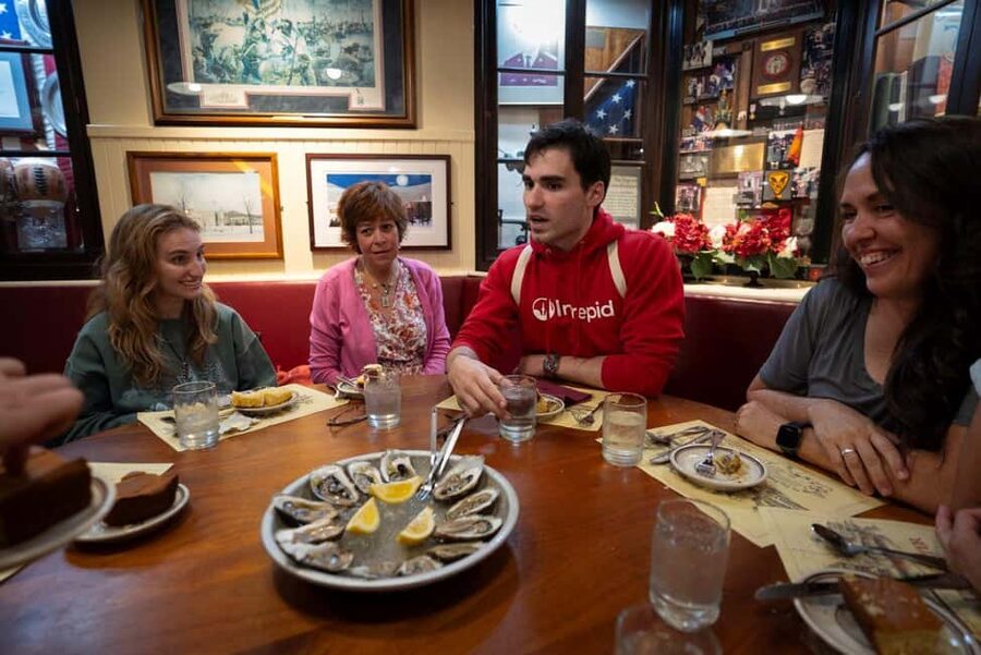 Boston: Guided Seafood Tasting and History Tour - The tasting progression: chowder, shellfish, and lobster