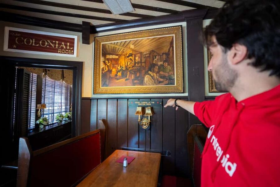 Boston: Guided Seafood Tasting and History Tour - The guides make the difference