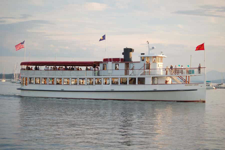 Boston Harbor: Fall Foliage Luncheon Cruise - Choosing between the cabin and top deck