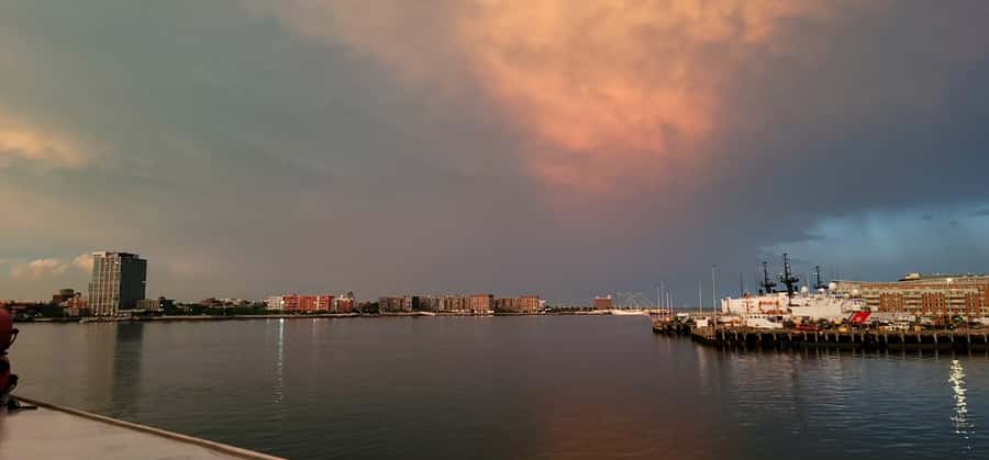 Boston Harbor: Full Moon Cruise with Champagne Option - The Harbor Islands provide the open-water stretch