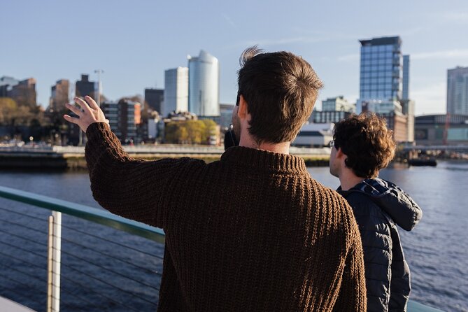 Boston Harbor Sightseeing Cruise - Commentary: useful, but not a full tour
