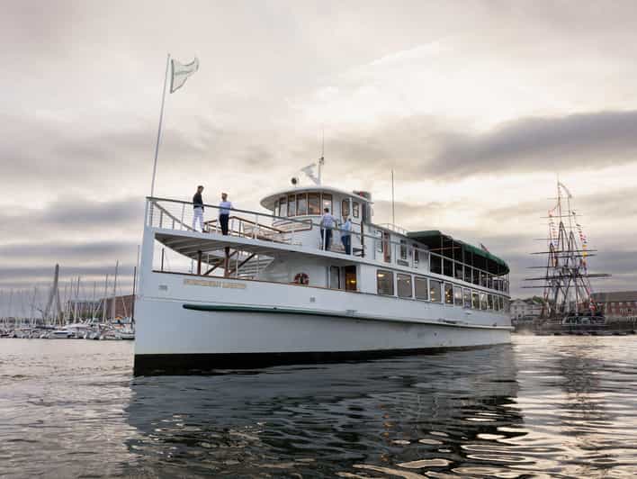 Boston Harbor: Winter Holiday Weekend Brunch Cruise - The three-course brunch buffet