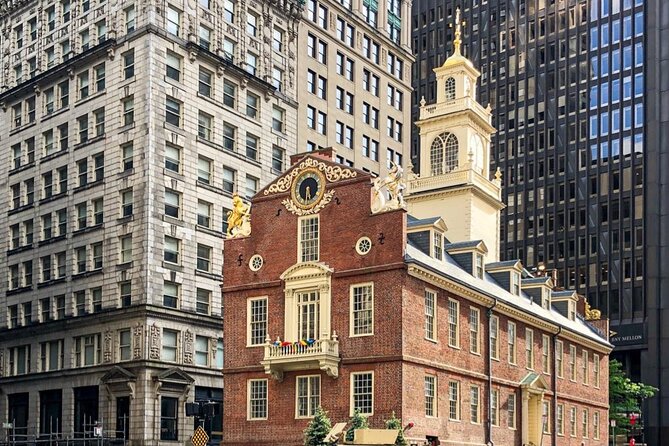 Boston Historical Freedom Trail and Cheers Landmark Tour - Cheers in Beacon Hill: a modern Boston landmark