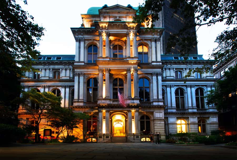 Boston: History & Haunts Guided Ghost Tour - Boston’s ghost stories begin at the Common