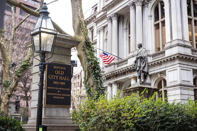 Boston History Tour: Scenic Walk Through Time & Landmarks - Old State House and the Boston Massacre