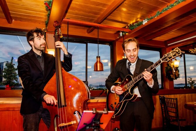 Boston Holiday Cocoa Cruise - The music and the holiday mood