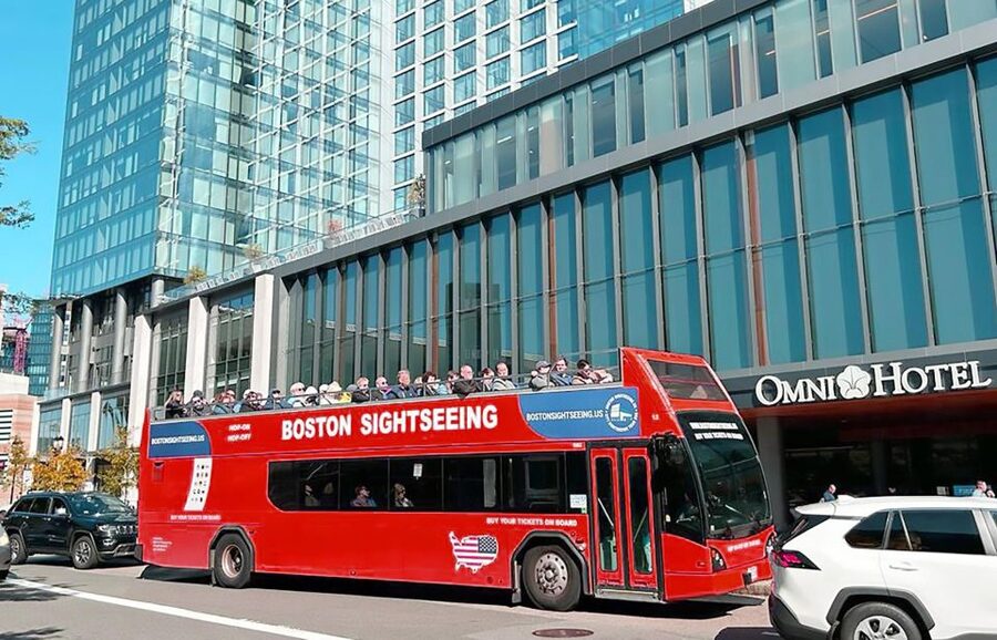 Boston: Hop-On Hop-Off Double-Decker Bus Sightseeing Tour - Stop 3: Downtown Boston, burial grounds, and churches
