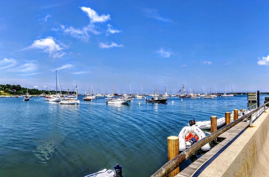 Boston: Martha's Vineyard Day Trip with Optional Island Tour - Edgartown: Shops, Streets, and a Short Stop