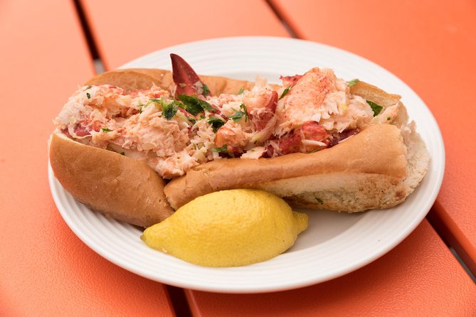 Boston Private Food Tour of 6+ Tastings, Cannoli, Lobster Roll - Chowder and the New England side of the meal