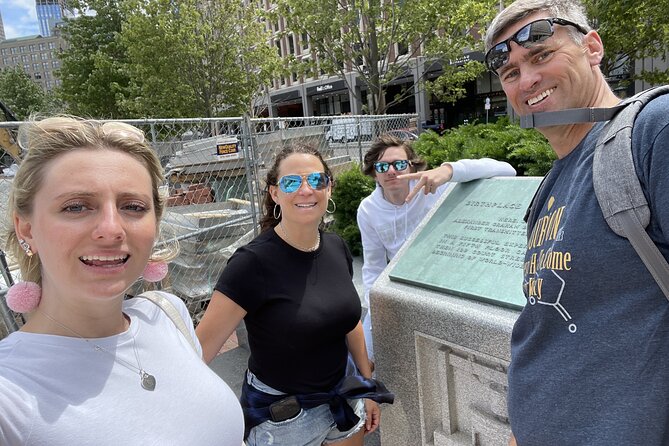 Boston Record Breakers: Self-Guided Scavenger Hunt - Beacon Hill and the Massachusetts State House