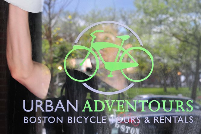 Boston's Emerald Necklace Guided Bicycle Tour - The central hour: Jamaica Pond and Arnold Arboretum