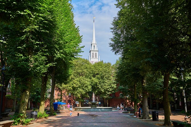 Boston's Old North Church Admission with Self-Guided Audio Tour - Using the exhibit and talking with Educators