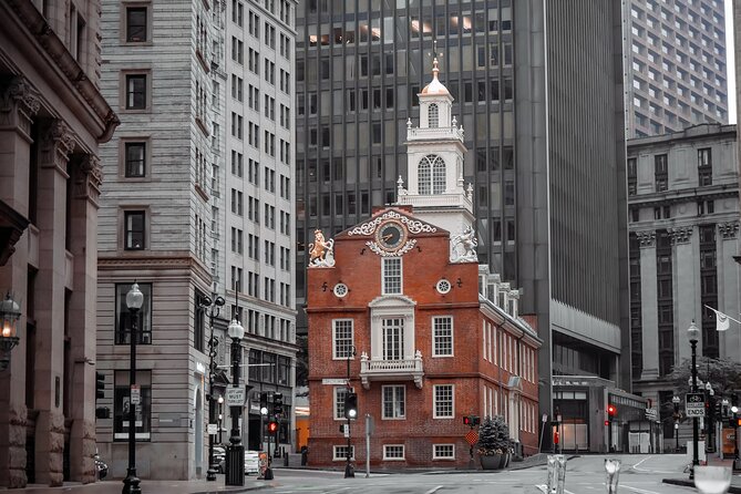 Boston's Revolutionary Path The Freedom Trail Tour - The golden dome of the Massachusetts State House