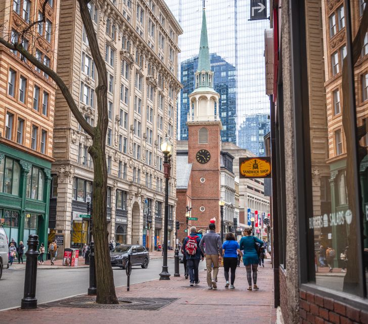 Boston: Seafood, History & Highlights Day Tour - Finishing at the Boston Public Garden