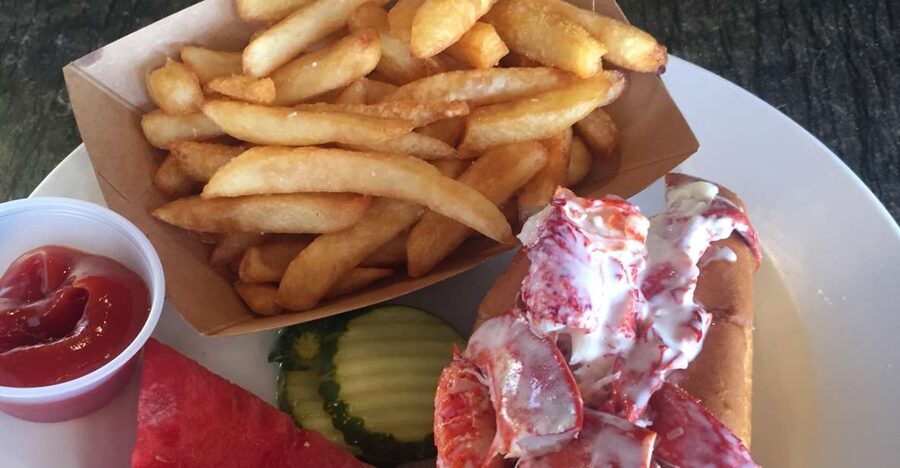 Boston: Seafood Tasting & Historical Walking Tour - Boston history served with chowder
