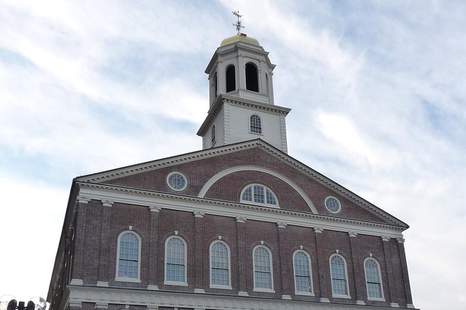Boston Sightseeing Tour - a fully-narrated driving tour - Charlestown: the USS Constitution and Bunker Hill