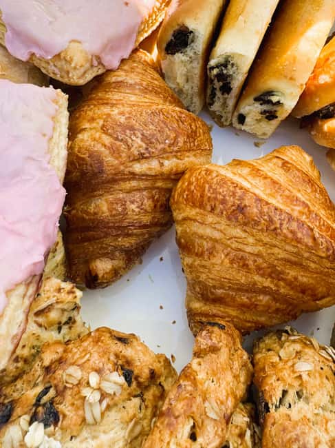 Boston: Sunday Pastry & Prosecco Sail on Boston Harbor - A Sunday morning on Boston Harbor