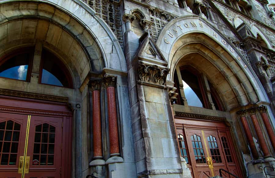Boston: The Ghosts of Boston Tour - Starting beside Kings Chapel Burying Ground