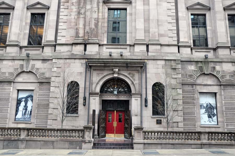 Boston: The Ghosts of Boston Tour - Kings Chapel Burying Ground and Boston’s oldest stories