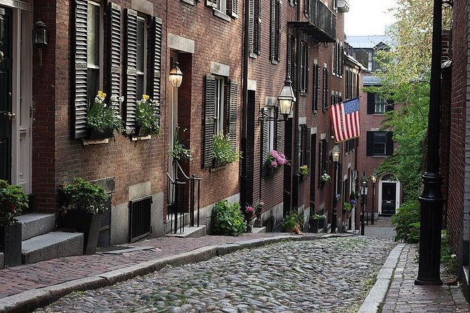 Boston: Underground Railroad History Tour of Beacon Hill - From the Soldiers and Sailors Monument into Beacon Hill