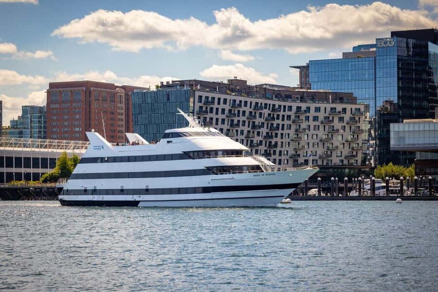 City Cruises Boston: Harbor Buffet Lunch or Dinner Cruise - Who should book this cruise?
