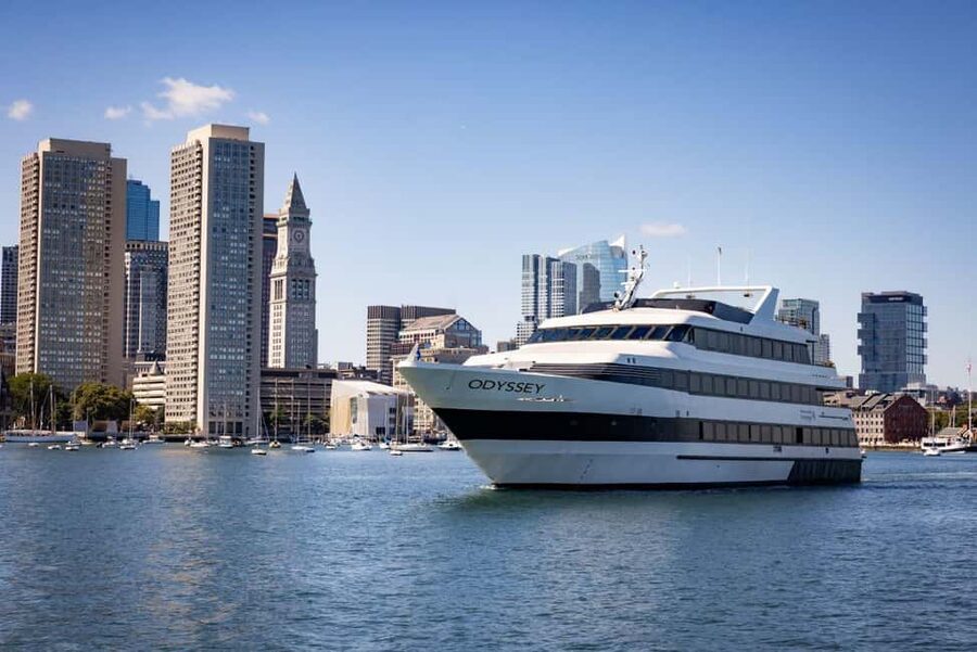 City Cruises Boston: Premier Brunch or Dinner Harbor Cruise - Choosing between brunch and dinner