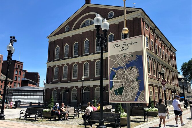 Devour Boston: North End Guided Food Tour & Market Visit - Coffee and cannoli in the North End