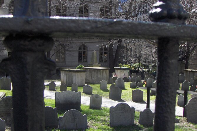 Downtown Freedom Trail Walking Tour - History & Architecture - Boston Common and the new State House