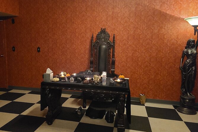 Experience Authentic Salem Séance with Entry Pass - What happens inside the séance room