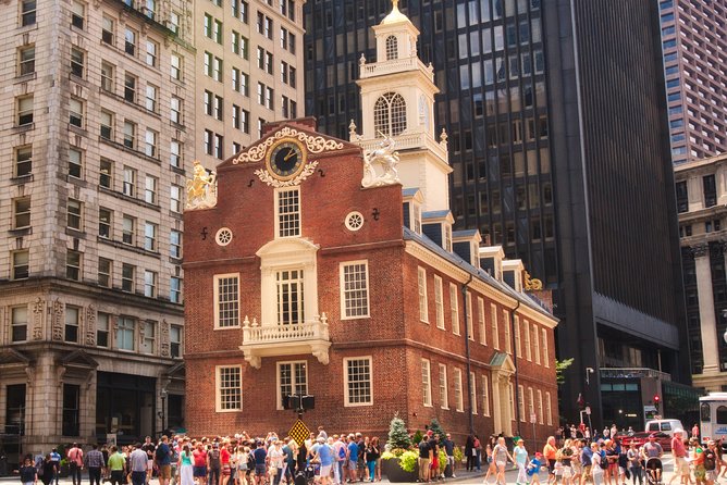 Freedom Trail Guided Walking Tour (SMALL GROUP) - Ending at Faneuil Hall and the Boston sign