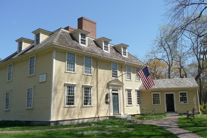 Full-Day Minivan Tour of Revolutionary Boston, Lexington and Concord - Lexington Green, where the crisis became fighting