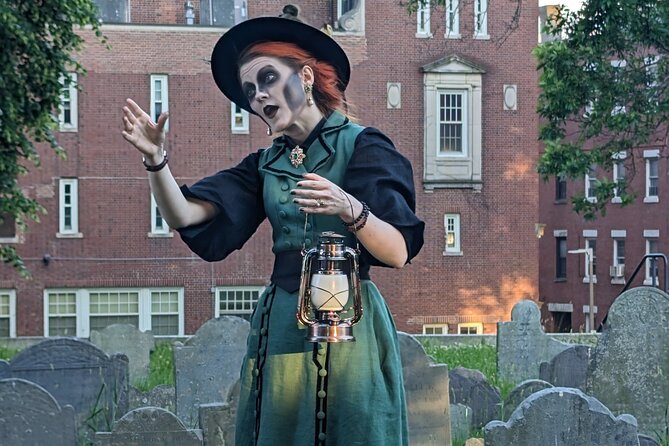 Ghosts and Gravestones Boston Nightwalk - King’s Chapel Burying Ground brings the walk home