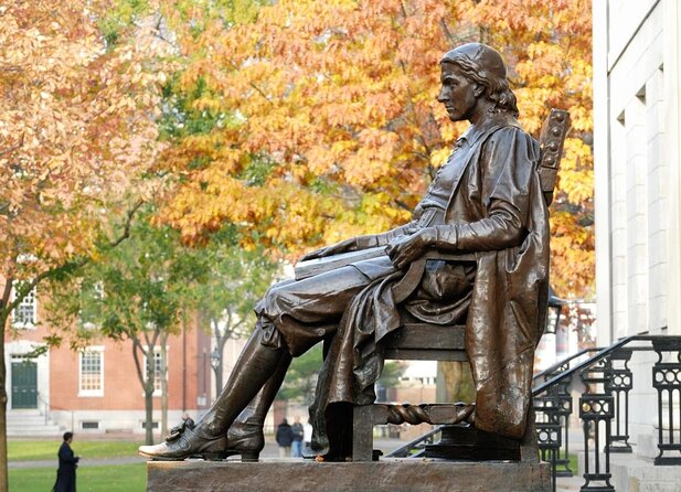 Harvard’s Secret Society: Exploration Game and Tour - Key points at a glance