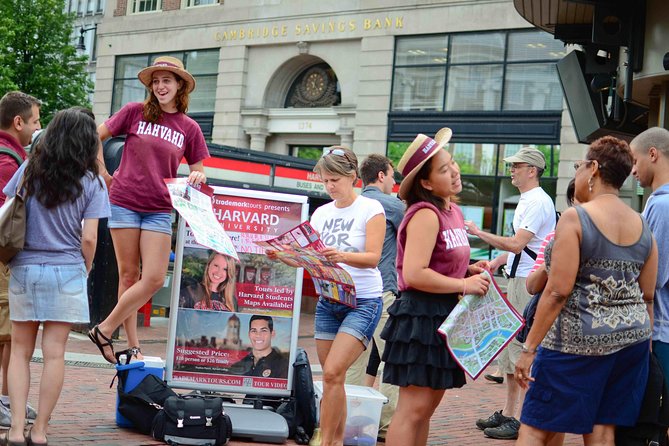 Harvard University Campus Guided Walking Tour - Harvard Yard and the feeling of campus