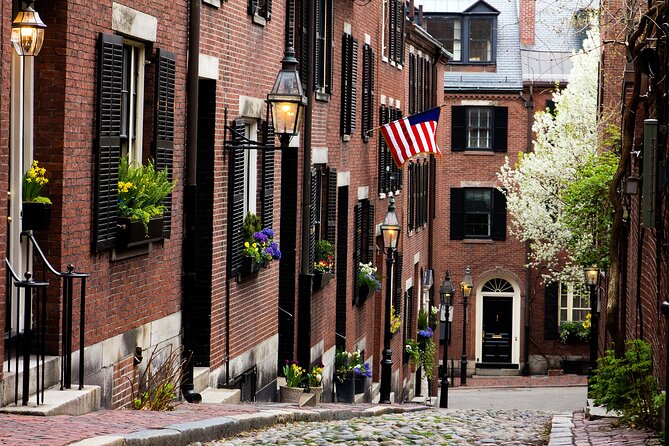 Haunted Boston’s Historic Streets Walking Guided Tour - Nathaniel Hawthorne and the reverend ghost