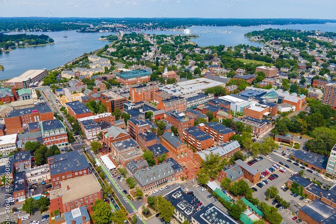 Hauntings, History and Legends Tour in Salem - Federal Street and Howard Street Cemetery